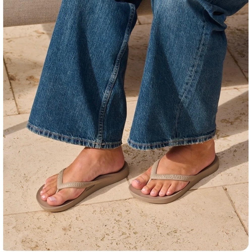 Archies Tan Arch Support Flip Flops Women's 10 Men's 9 NWT